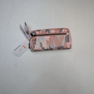 NWT Lug Camouflage Wallet in Pink and Gray